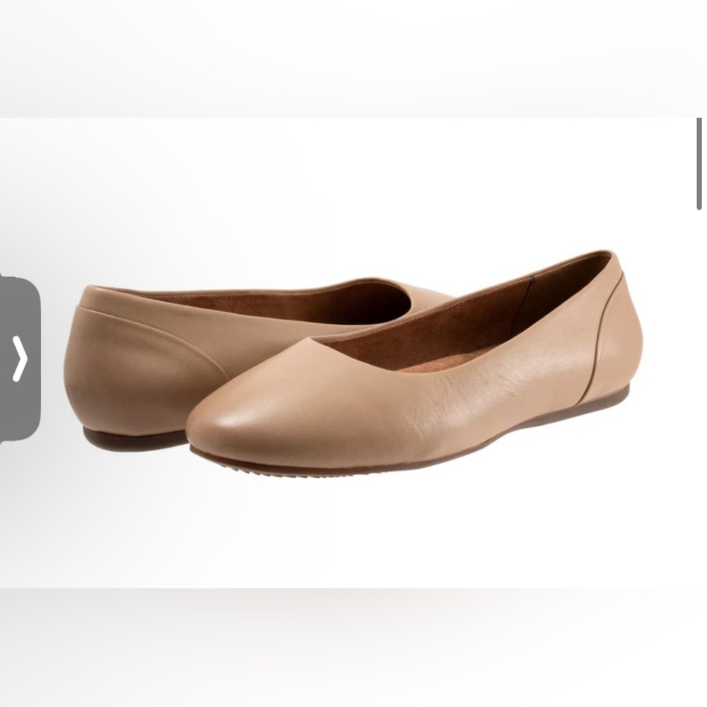 SoftWalk Women's Beige Leather Slip-On Ballet Flats